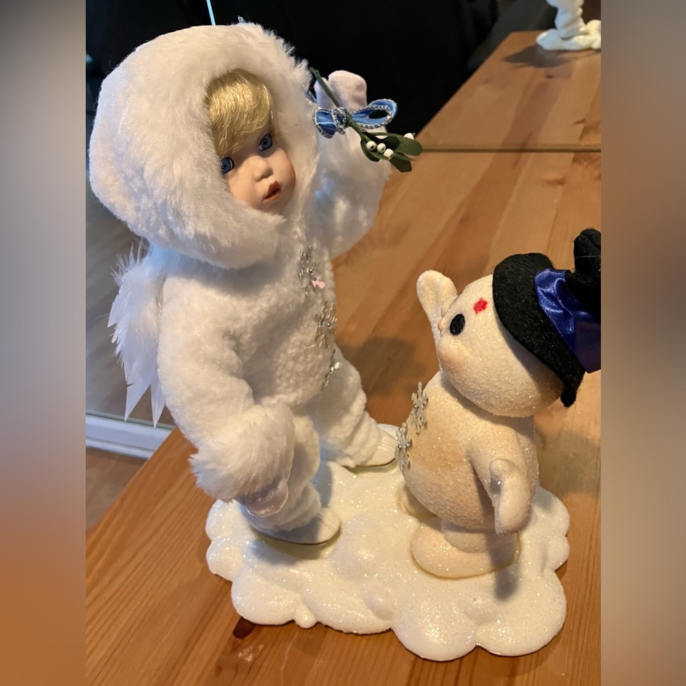 EUC Ashton Drake Snow Babies Beneath the Mistletoe w/snowman 1995 in box